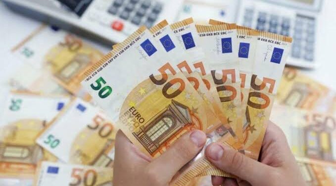تباين في سعر اليورو اليوم أمام الجنيه المصري في مختلف البنوك المحلية Images-2022-09-29T101022.077-679x375