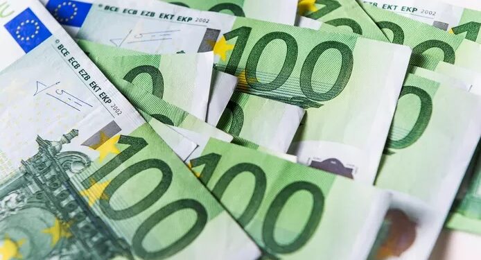 تباين سعر اليورو اليوم الأربعاء 12-10-2022 ببداية تعاملات البنوك المصرية 1640679155-694x375