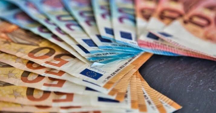 إنخفاض كبير في أسعار اليورو أمام الجنيه المصري اليوم الإثنين 10 أكتوبر Images-2022-10-10T100357.998-714x375